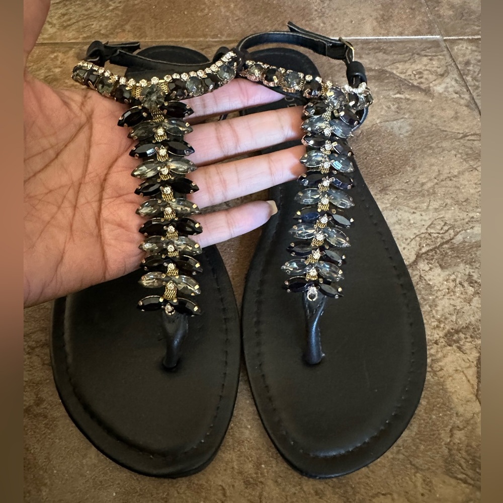 2 pairs of  jeweled sandals. - Picture 4 of 8
